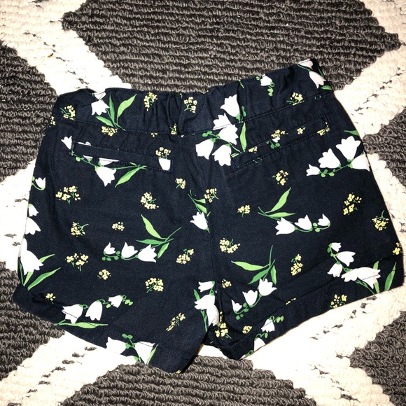 Janie and Jack Lily of the Valley Shorts - Picture 2 of 3